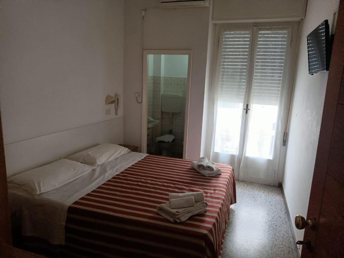 Hotel Graziella Mare Ріміні Екстер'єр фото