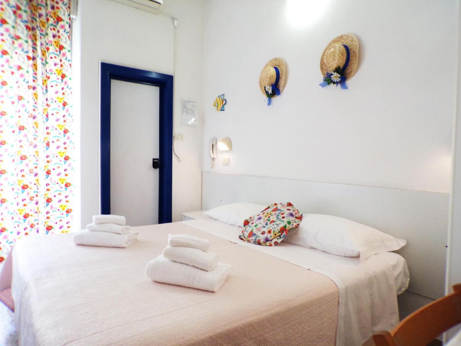 Hotel Graziella Mare Ріміні Екстер'єр фото